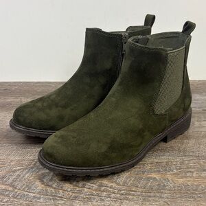 White Mountain Cooper Women’s Olive Green Suede Chelsea Ankle Boots | Size 7